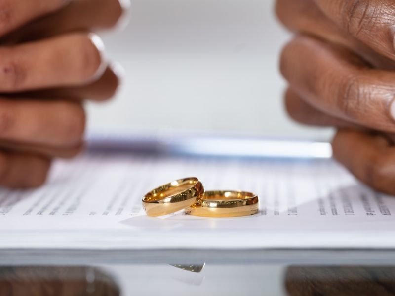 casal com Advogado de divórcio