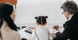 planejamento sucessório em famílias recompostas com casal e criança em contexto familiar